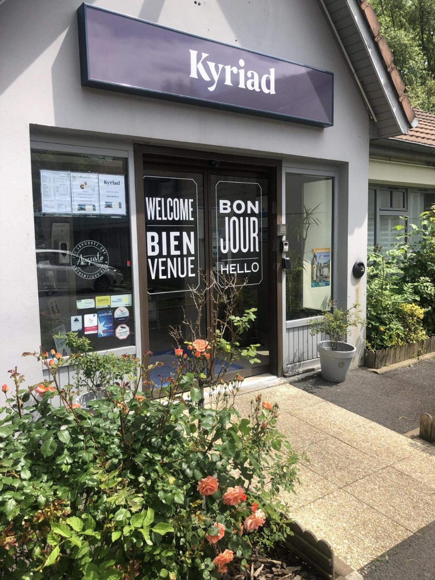 Kyriad Sedan Eksteriør billede