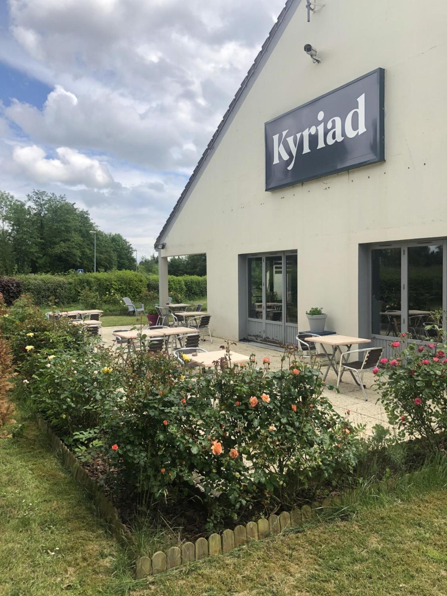 Kyriad Sedan Eksteriør billede